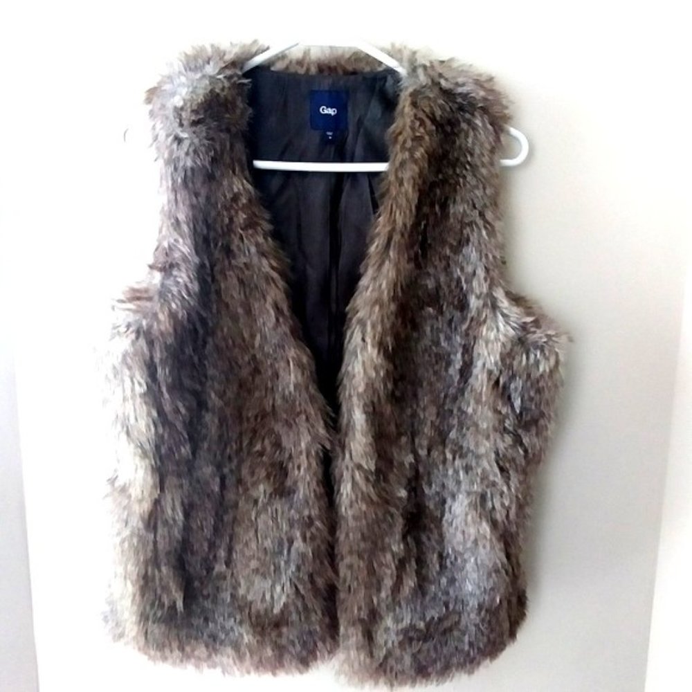 Gap faux fur woman vest size medium